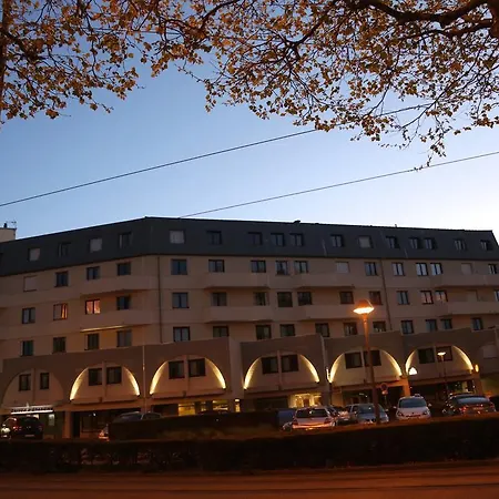 Western & Austria-la Terrasse فندق 3*